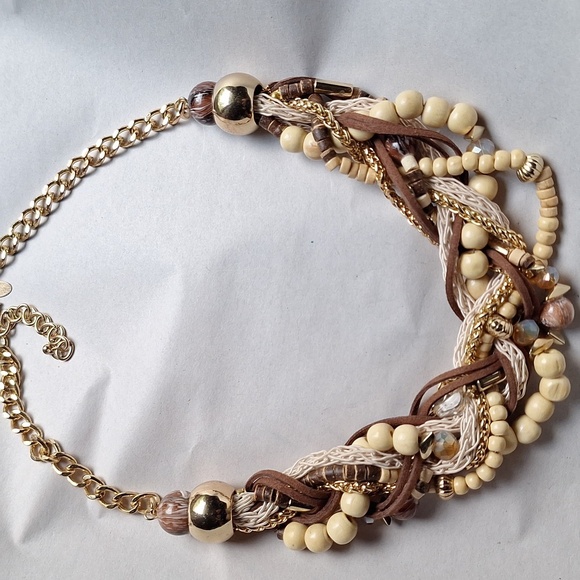 Laura Ashley Vintage Neutrals Chunky Bib Style Necklace Naturals Beaded Goldish - Picture 4 of 8